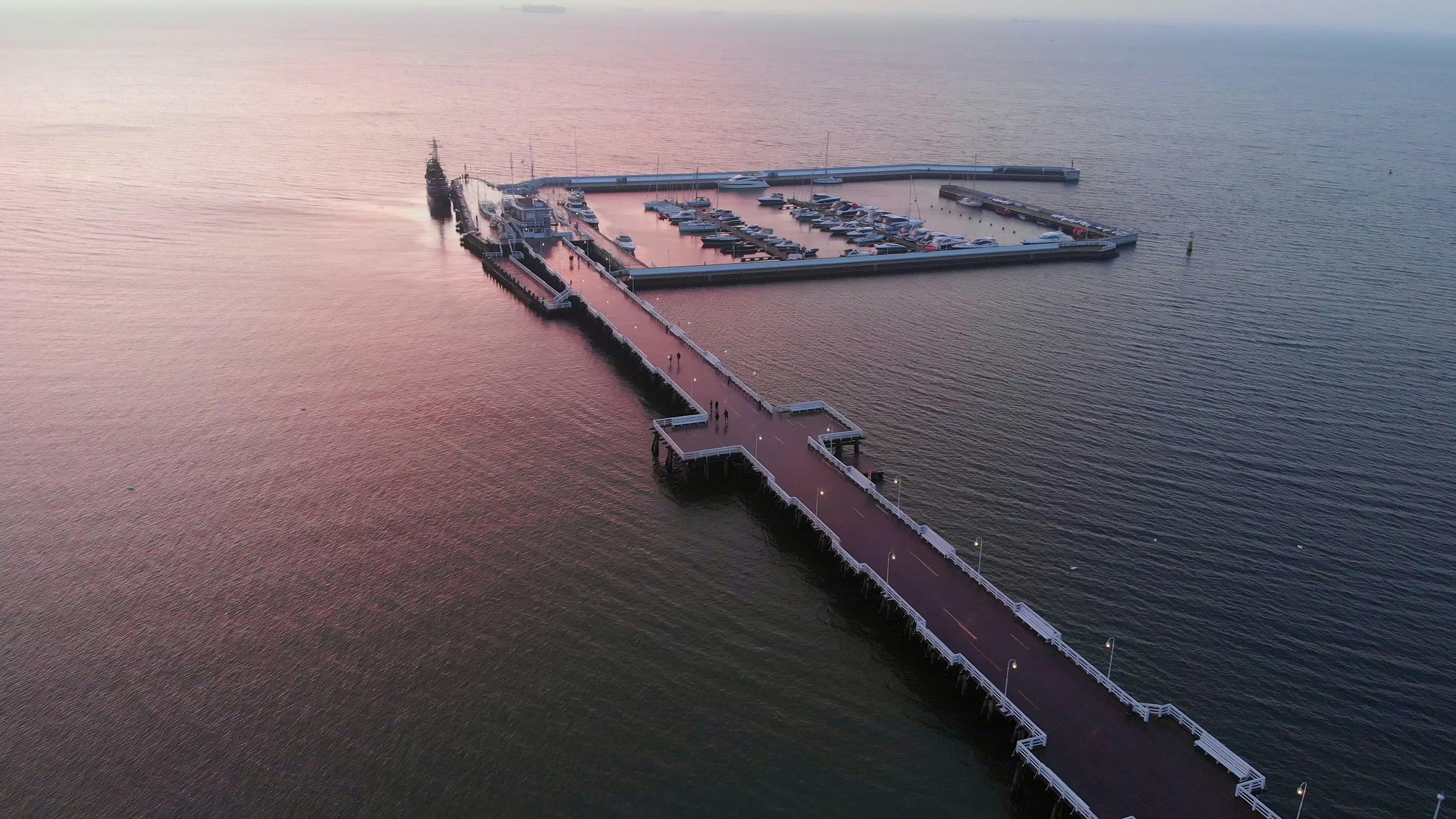 Discover beach-pier, a story-driven footage | Artlist