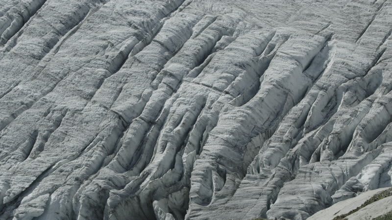shapes and fissures in a glacier 