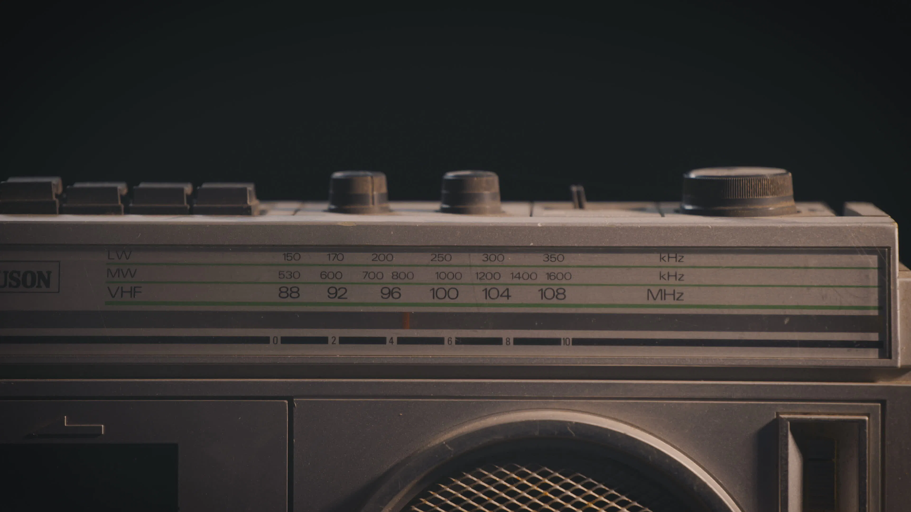 Discover old-radio-tuning, a story-driven footage | Artlist